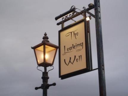 The Leaking Well Bed & Breakfast Dunhampton ภายนอก รูปภาพ